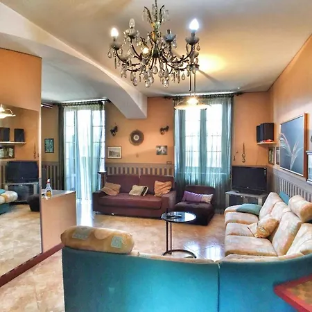Appartamento Elegante Vicino Al Centro Torino